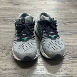 Brooks Ariel 20